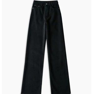 **NEW** Commense Denim Straight Leg Jeans in Black
